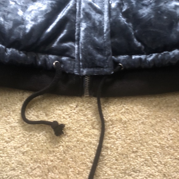 Beautiful like new velour puffer jacket Ci Sono Md - Picture 4 of 6